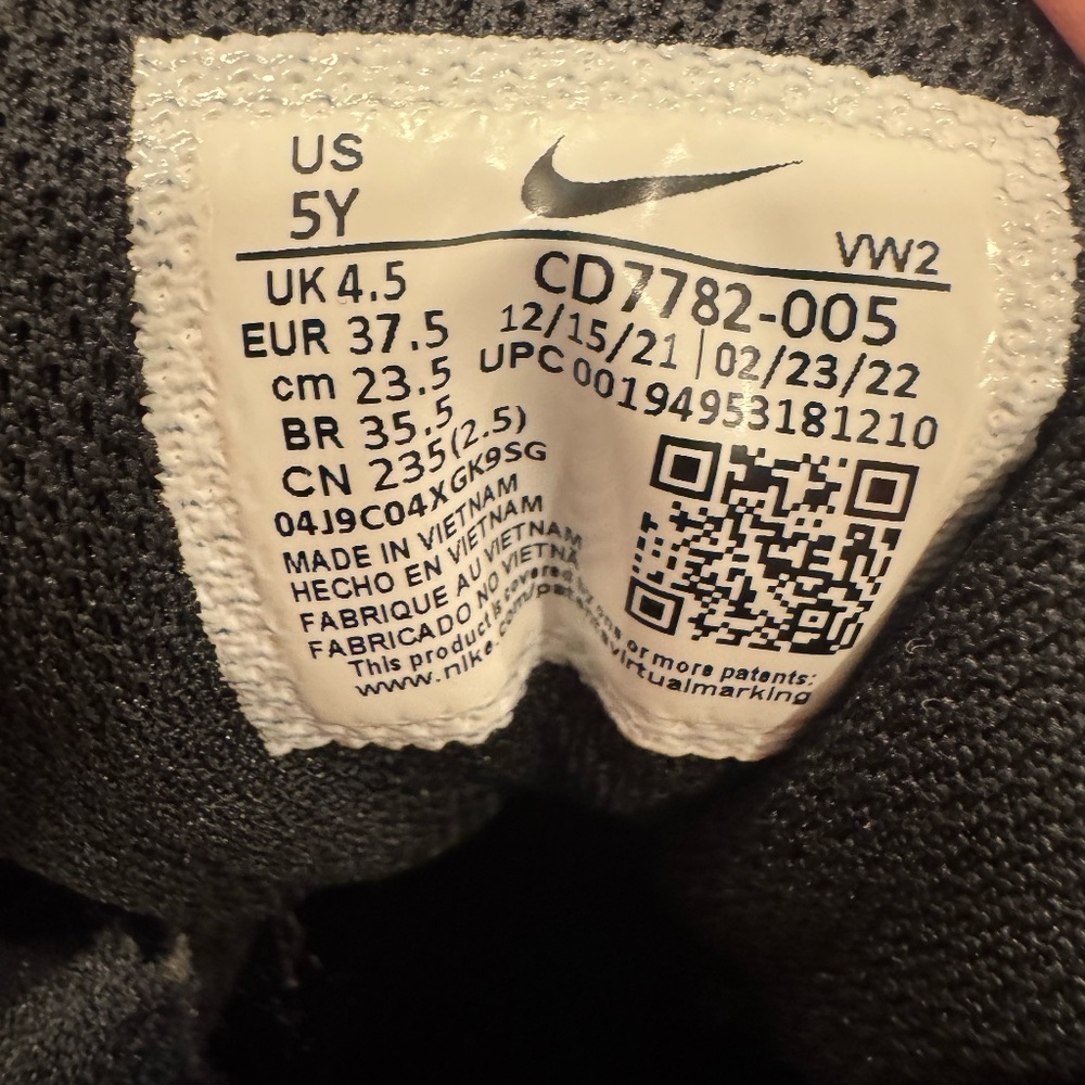 Nike Court Borough Mid GS Sneakers – Black White Pink - Picture 2 of 8